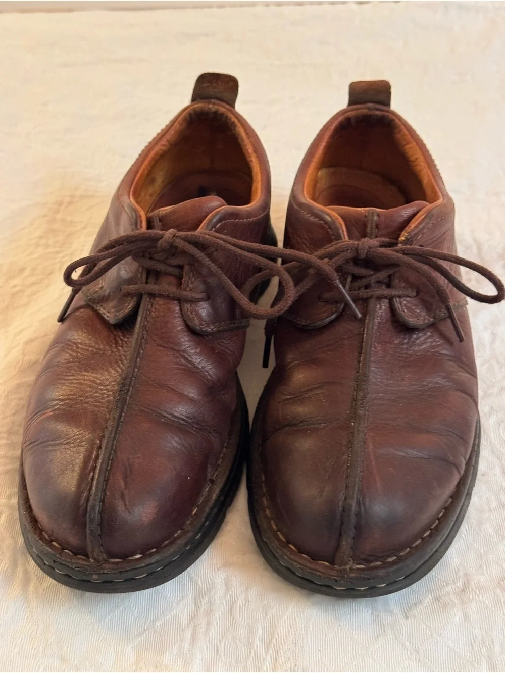 Ugg Classic Men's Brown Leather Lace-Up Shoes 8.5